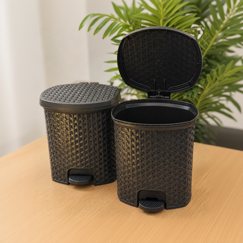Conjunto 02 Lixeiras com acionamento em Pedal Rattan 7 Litros